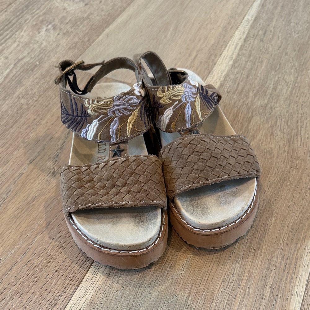 Brown Braided Front Platform Sandals with Embroidered Strap